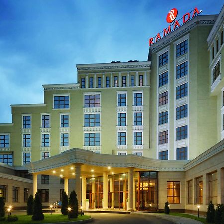 Ramada By Wyndham Almaty Hotel Exterior foto