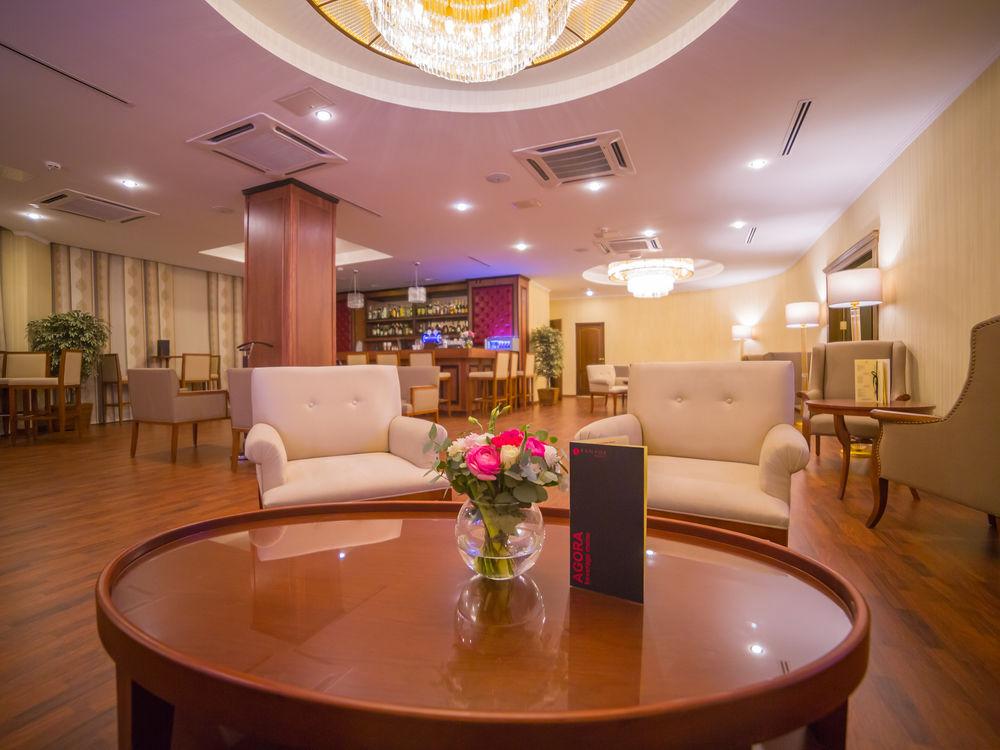 Ramada By Wyndham Almaty Hotel Exterior foto