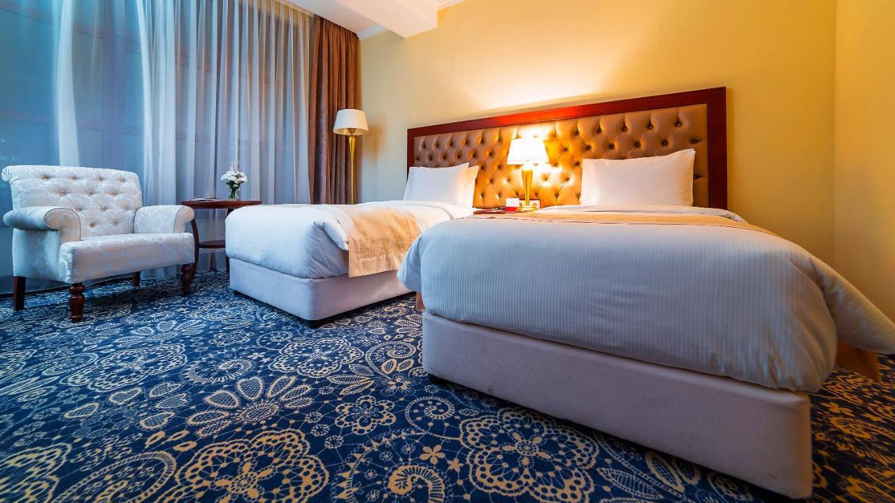 Ramada By Wyndham Almaty Hotel Exterior foto