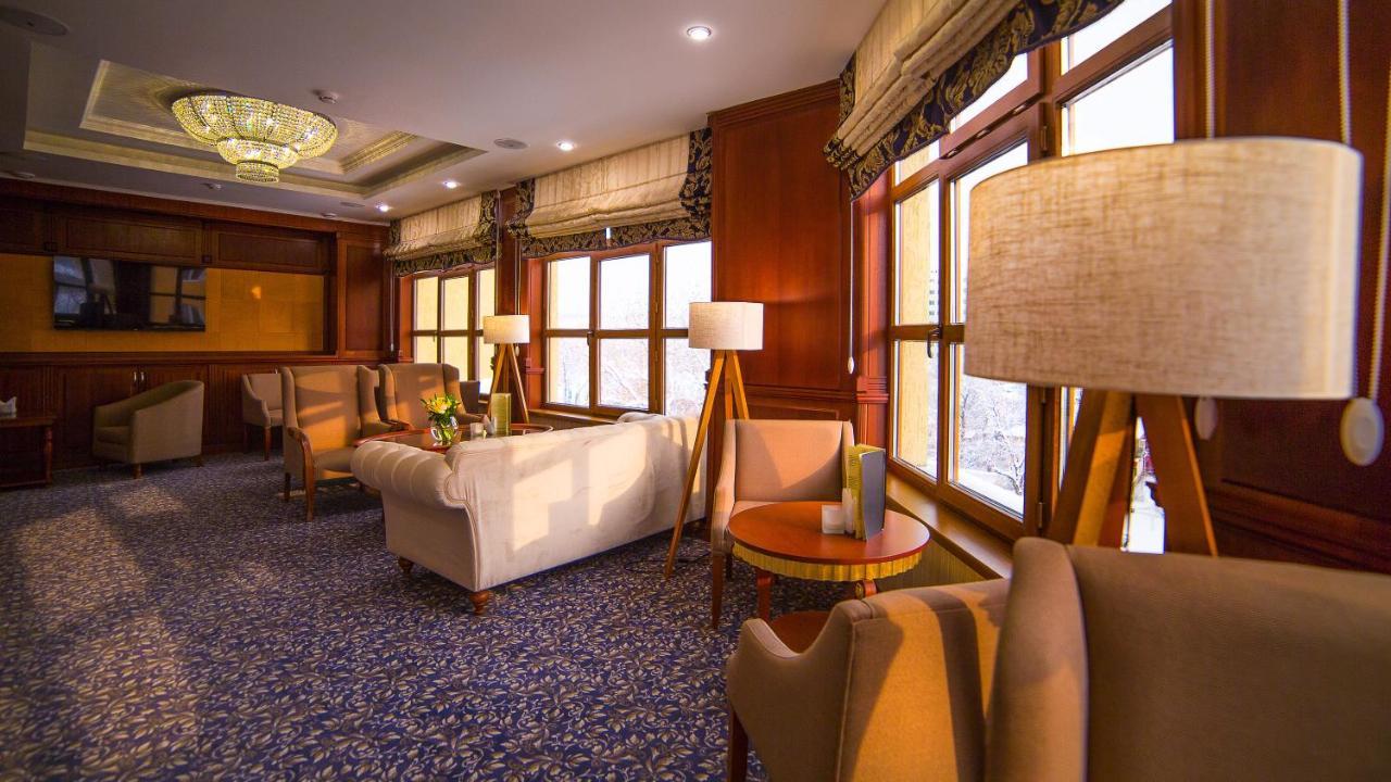 Ramada By Wyndham Almaty Hotel Exterior foto