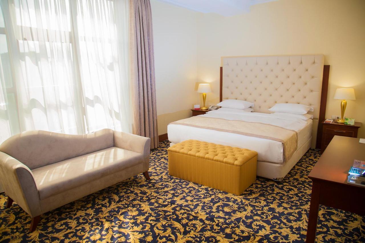 Ramada By Wyndham Almaty Hotel Quarto foto